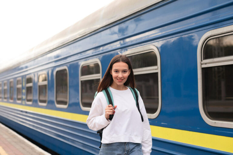Як забронювати квиток на поїзд